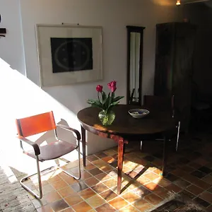 kalkmarkt-suites.amsterdamhotelsnl.com/